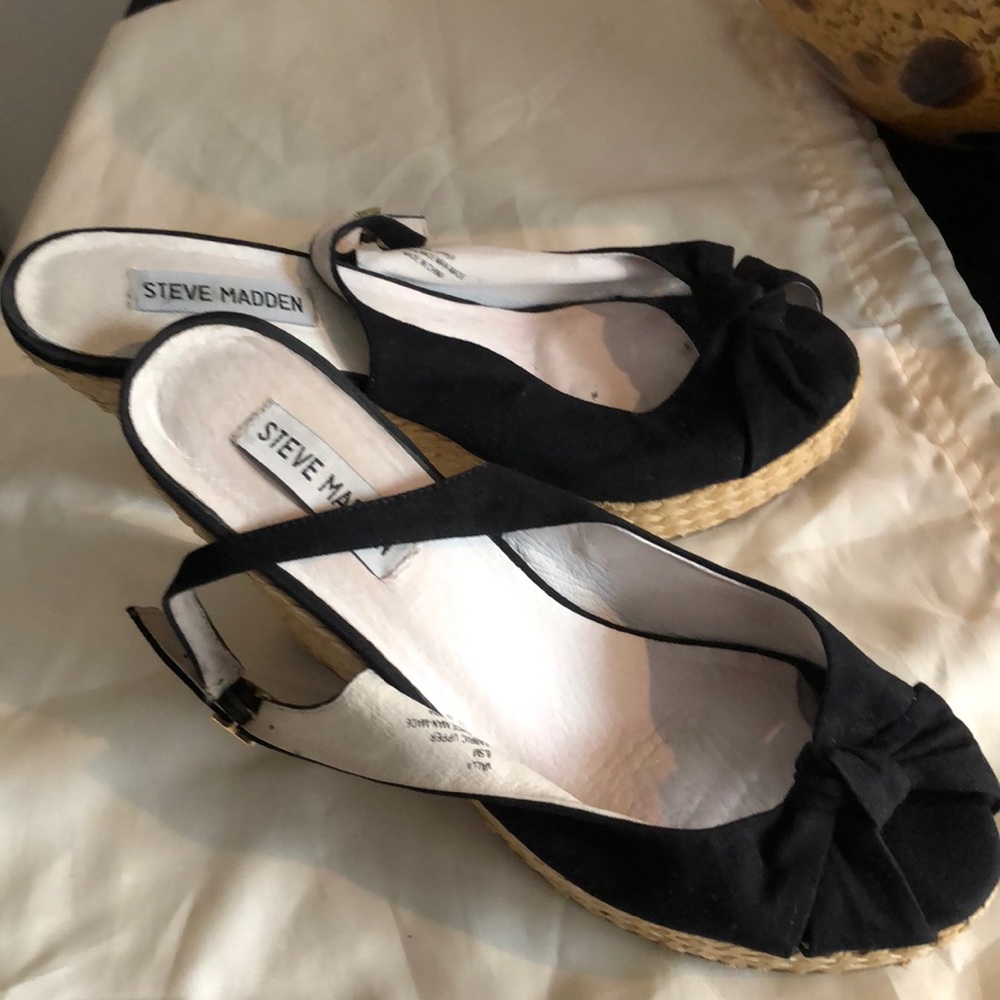 Steve Madden Black Wedge Sandals Size 8.5